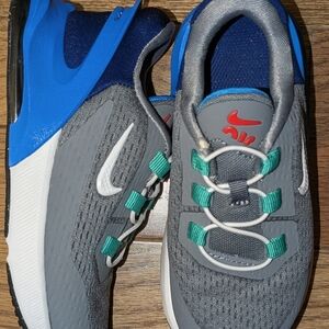 Nike Kids Gray and Blue Sneakers with Red Accents